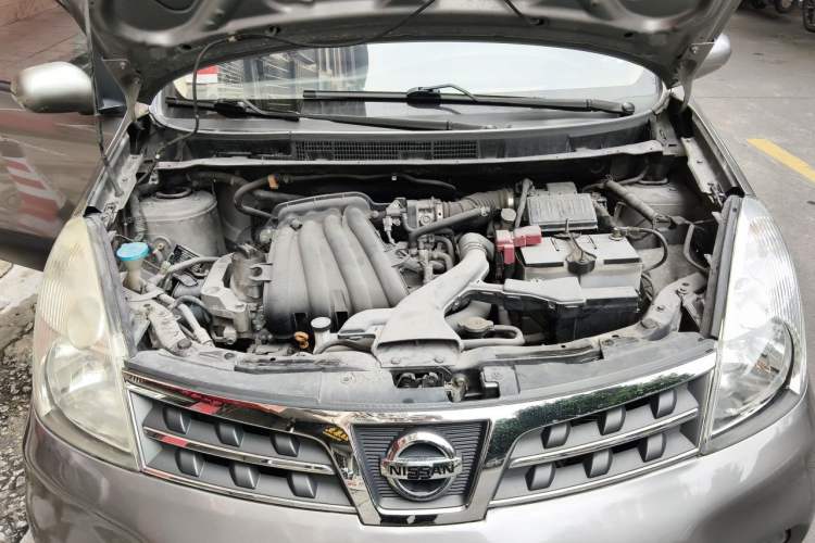 Used Nissan Livina 2010 Jingrui Edition 1.6L Automatic Smart Model Engine Bay