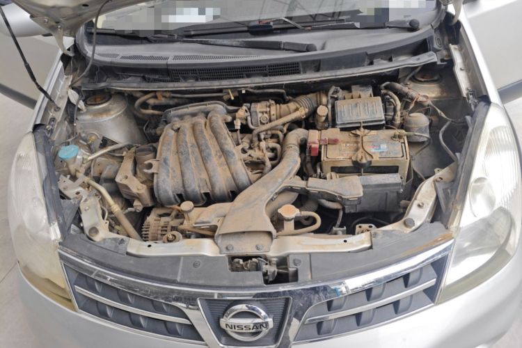 Used Nissan Livina 2010 Jingrui Edition 1.6L Manual Standard Model Engine Bay