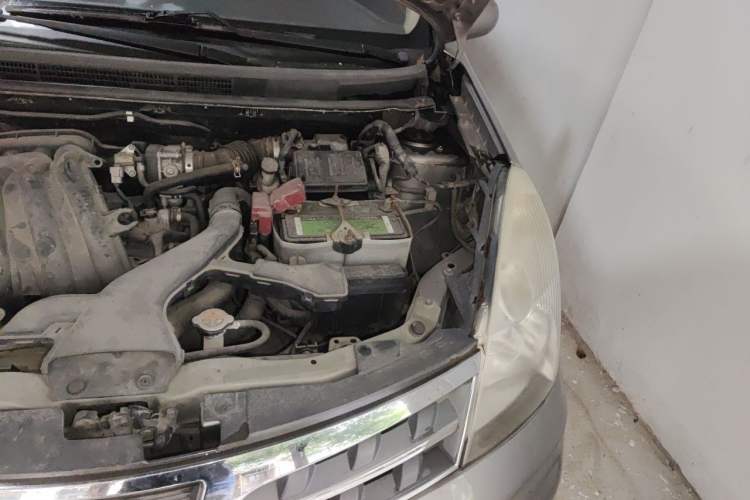 Used Nissan Livina 2010 JINRUI Edition 1.6L Automatic Standard Model Engine Bay Left