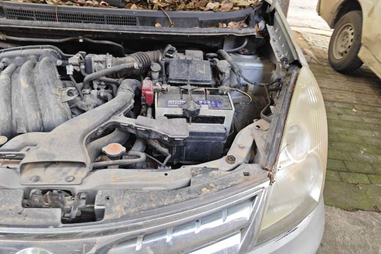 Used Nissan Livina 2010 Jingyue Edition 1.6L Automatic Supercharged Model Engine Bay Left