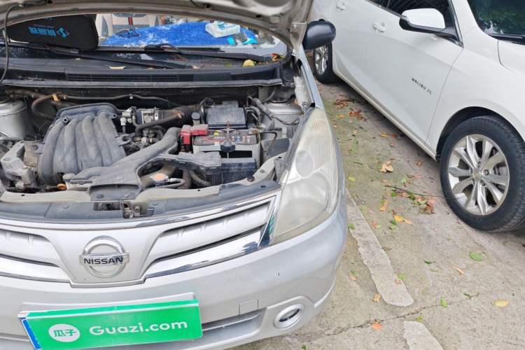 Used Nissan Livina 2010 Jingyue Edition 1.6L Manual All-Around Model Engine Bay Left