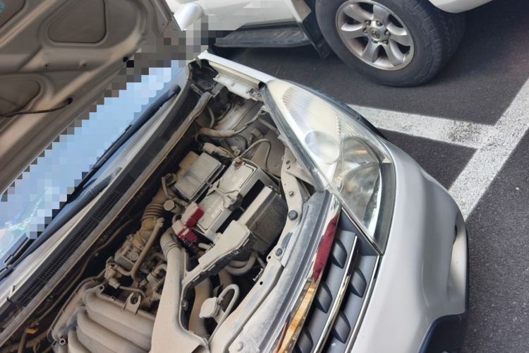 Used Nissan Livina 2010 JINRUI Edition 1.6L Automatic Standard Model Engine Bay Left