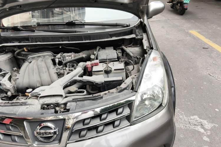 Used Nissan Livina 2010 Jingrui Edition 1.6L Automatic Smart Model Engine Bay Left