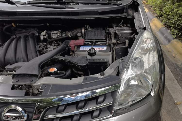 Used Nissan Livina 2010 Jingrui Edition 1.6L Automatic Smart High-End Model Engine Bay Left