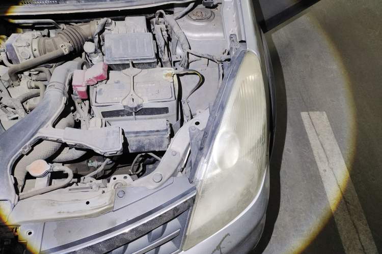 Used Nissan Livina 2010 JINRUI Edition 1.6L Manual Smart Model Engine Bay Left