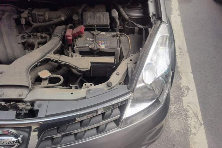 Used Nissan Livina 2010 Jingrui Edition 1.6L Automatic Smart Model Engine Bay Left