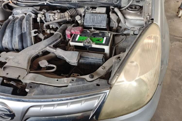 Used Nissan Livina 2010 Jingyue Edition 1.6L Automatic Supercharged Model Engine Bay Left