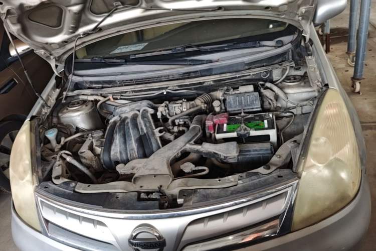 Used Nissan Livina 2010 Jingyue Edition 1.6L Automatic Supercharged Model Engine Bay