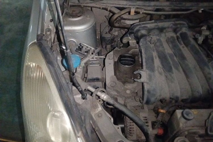 Used Nissan Livina 2010 Jingyue Edition 1.6L Automatic Supercharged Model Engine Bay Right