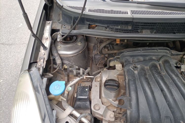 Used Nissan Livina 2010 JINRUI Edition 1.6L Automatic Standard Model Engine Bay Right
