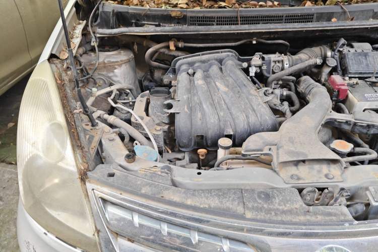 Used Nissan Livina 2010 Jingyue Edition 1.6L Automatic Supercharged Model Engine Bay Right