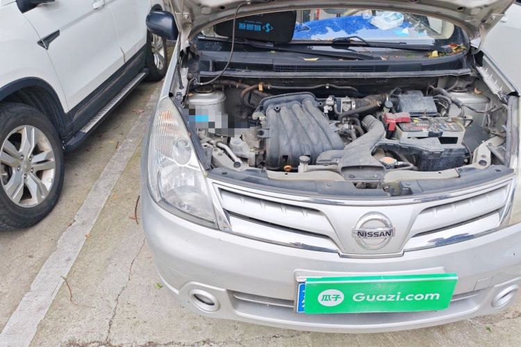 Used Nissan Livina 2010 Jingyue Edition 1.6L Manual All-Around Model Engine Bay Right