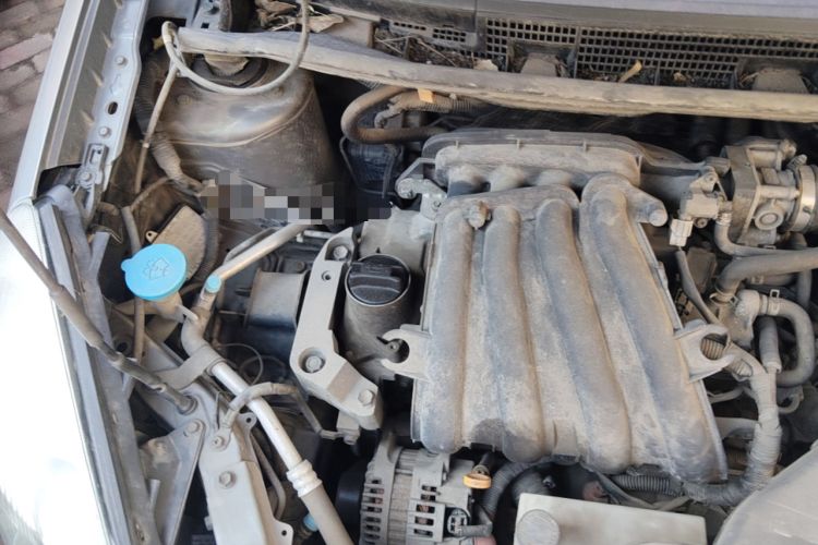 Used Nissan Livina 2010 Jingrui Edition 1.6L Manual Standard Model Engine Bay Right