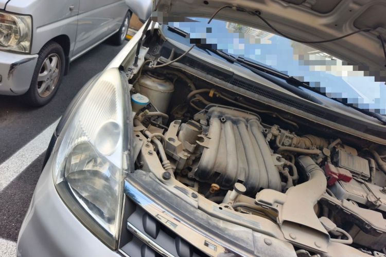 Used Nissan Livina 2010 JINRUI Edition 1.6L Automatic Standard Model Engine Bay Right