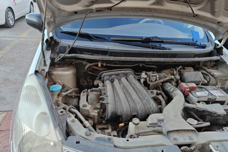 Used Nissan Livina 2010 Jingyue Edition 1.6L Manual All-Around Model Engine Bay Right