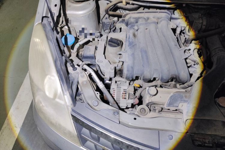 Used Nissan Livina 2010 JINRUI Edition 1.6L Manual Smart Model Engine Bay Right