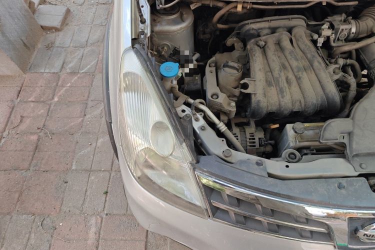 Used Nissan Livina 2010 JINRUI Edition 1.6L Automatic Standard Model Engine Bay Right