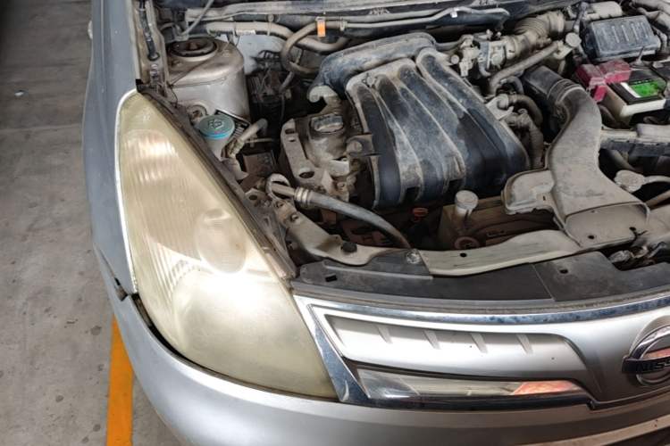 Used Nissan Livina 2010 Jingyue Edition 1.6L Automatic Supercharged Model Engine Bay Right