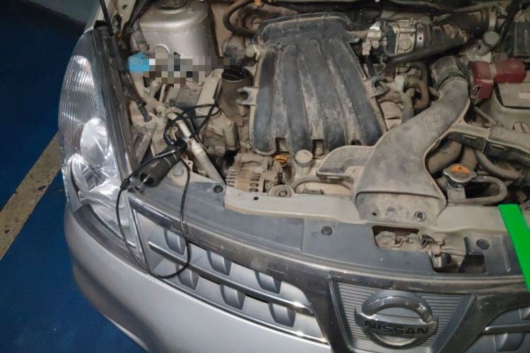 Used Nissan Livina 2010 Jingrui Edition 1.6L Manual Standard Model Engine Bay Right