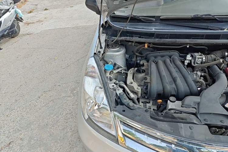 Used Nissan Livina 2010 Jingyue Edition 1.6L Automatic All-in-One Model Engine Bay Right
