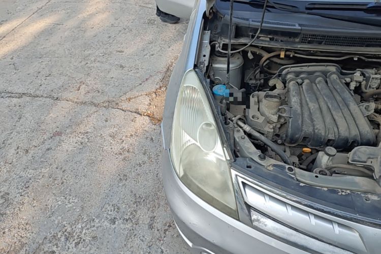 Used Nissan Livina 2010 Jingyue Edition 1.6L Automatic All-in-One Model Engine Bay Right