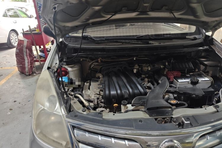 Used Nissan Livina 2010 Jingyue Edition 1.6L Automatic All-in-One Model Engine Bay Right