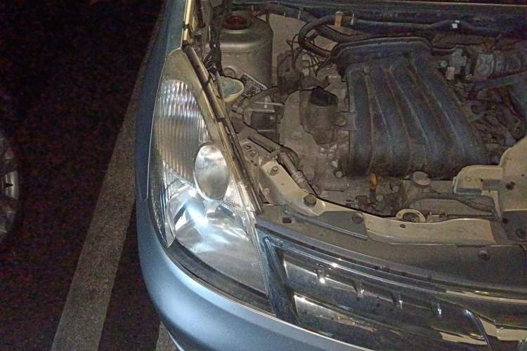 Used Nissan Livina 2010 Jingyue Edition 1.6L Automatic All-in-One Model Engine Bay Right