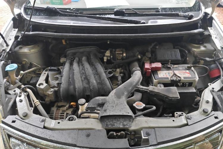 Used Nissan Livina 2010 Jingyue Edition 1.6L Manual Supercharged Model Engine Bay
