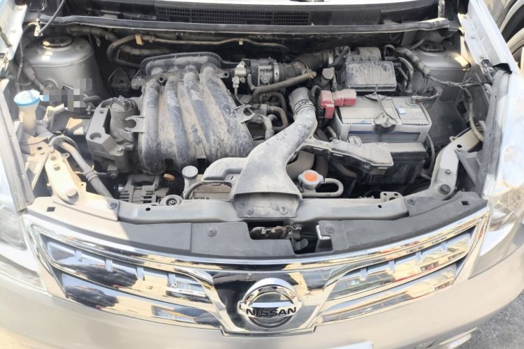 Used Nissan Livina 2010 Jingyue Edition 1.6L Manual All-Around Model Engine Bay