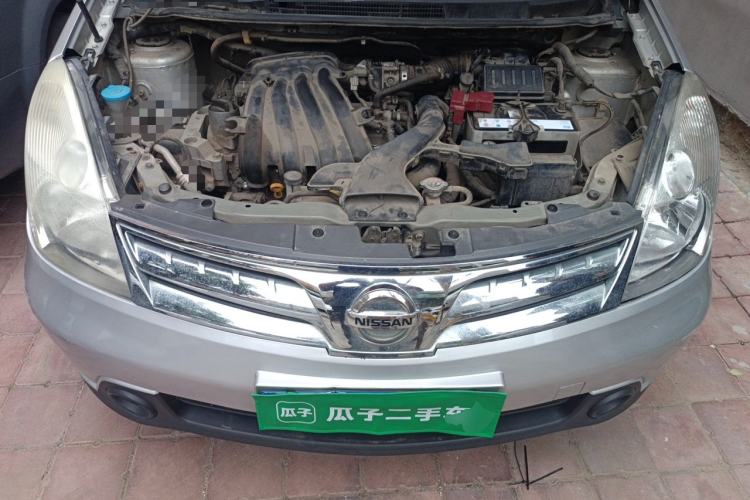 Used Nissan Livina 2010 Jingyue Edition 1.6L Manual All-Around Model Engine Bay
