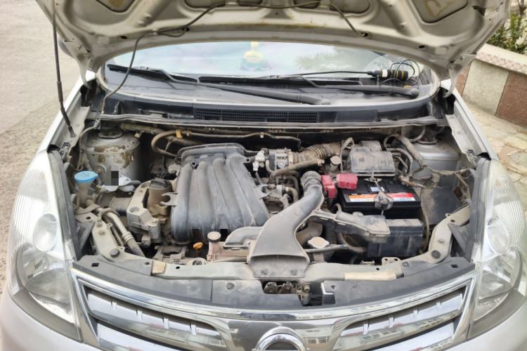 Used Nissan Livina 2010 Jingyue Edition 1.6L Manual All-Around Model Engine Bay