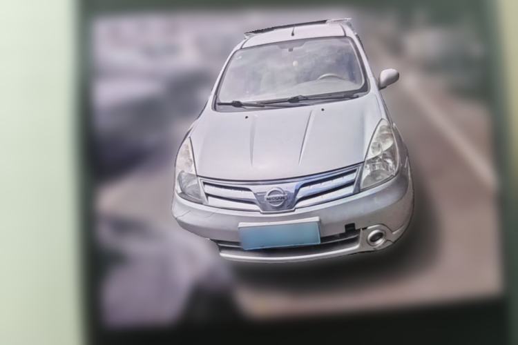 Used Nissan Livina 2010 Jingyue Edition 1.6L Automatic Supercharged Model Front