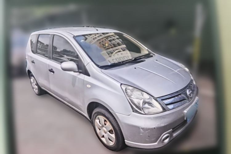 Used Nissan Livina 2010 Jingyue Edition 1.6L Automatic Supercharged Model Front Right 45 Deg