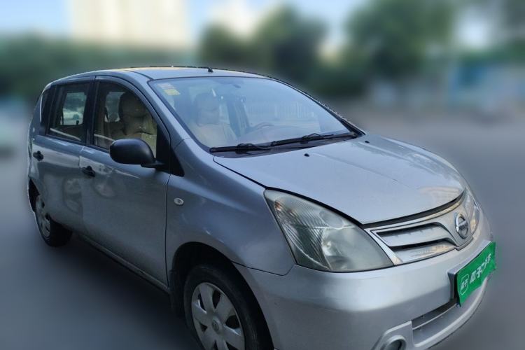 Used Nissan Livina 2010 Jingyue Edition 1.6L Manual All-Around Model Front Right 45 Deg