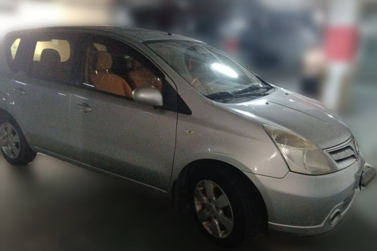 Used Nissan Livina 2010 Jingyue Edition 1.6L Automatic Supercharged Model Front Right 45 Deg