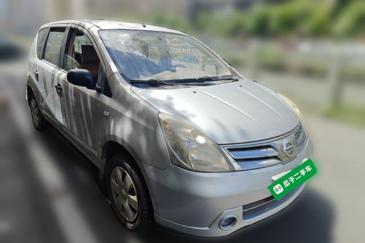 Used Nissan Livina 2010 Jingyue Edition 1.6L Manual All-Around Model Front Right 45 Deg