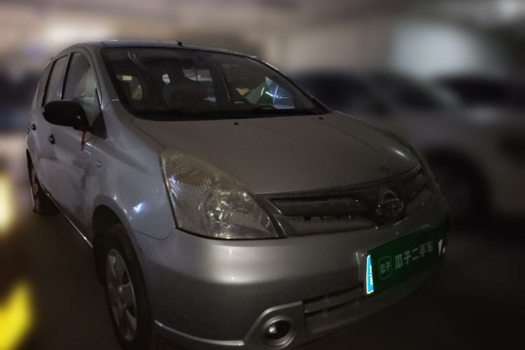 Used Nissan Livina 2010 Jingyue Edition 1.6L Manual All-Around Model Front Right 45 Deg