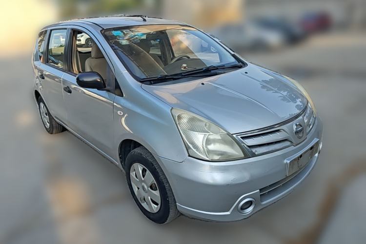 Used Nissan Livina 2010 Jingyue Edition 1.6L Automatic All-in-One Model Front Right 45 Deg