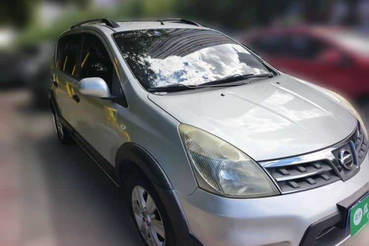 Used Nissan Livina 2010 JINRUI Edition 1.6L Automatic Standard Model Front Right 45 Deg