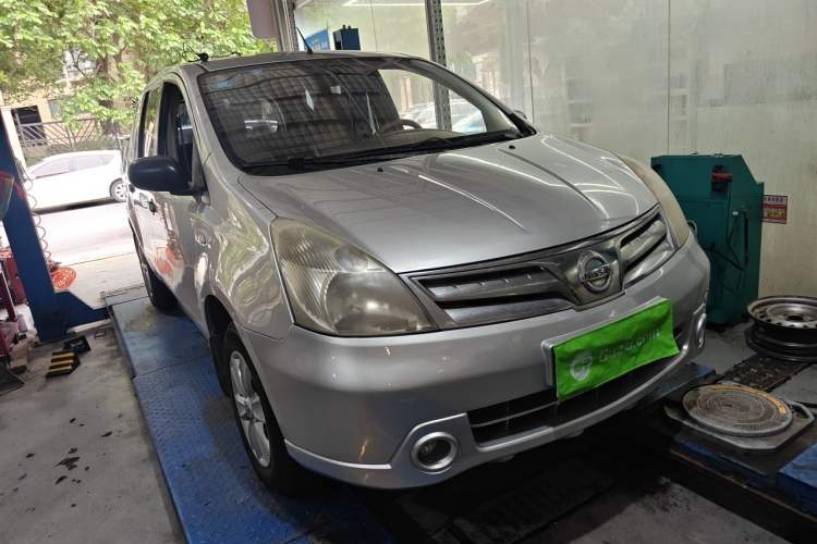 Used Nissan Livina 2010 Jingyue Edition 1.6L Automatic All-in-One Model Front Right 45 Deg
