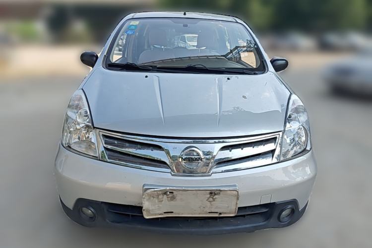 Used Nissan Livina 2010 Jingyue Edition 1.6L Automatic All-in-One Model Front