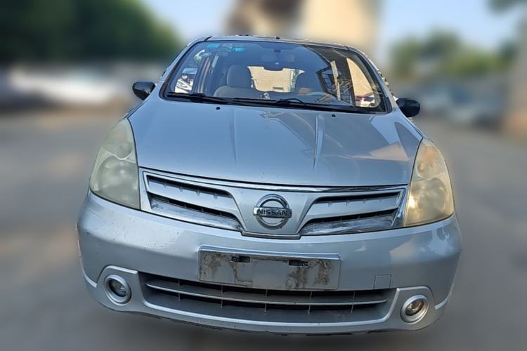 Used Nissan Livina 2010 Jingyue Edition 1.6L Automatic All-in-One Model Front