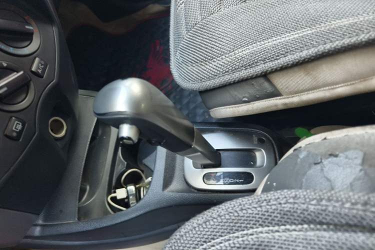 Used Nissan Livina 2010 JINRUI Edition 1.6L Automatic Standard Model Gear Lever