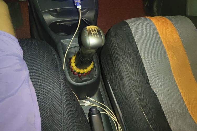 Used Nissan Livina 2010 Jingyue Edition 1.6L Automatic All-in-One Model Gear Lever