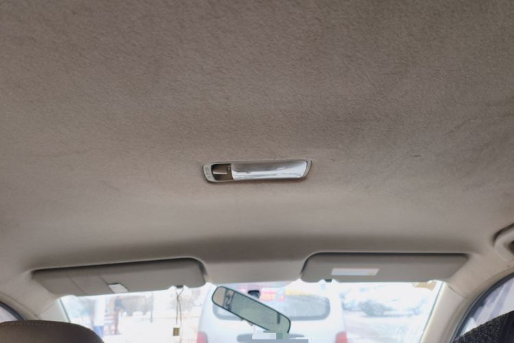 Used Nissan Livina 2010 Jingyue Edition 1.6L Manual All-Around Model Headliner