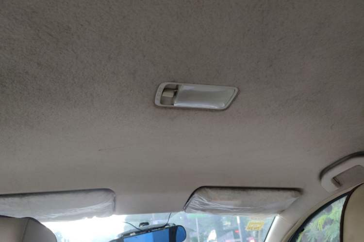 Used Nissan Livina 2010 Jingyue Edition 1.6L Manual All-Around Model Headliner