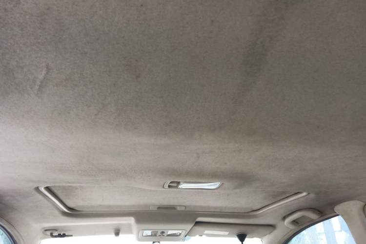 Used Nissan Livina 2010 Jingyue Edition 1.6L Automatic XuanNeng Model Headliner