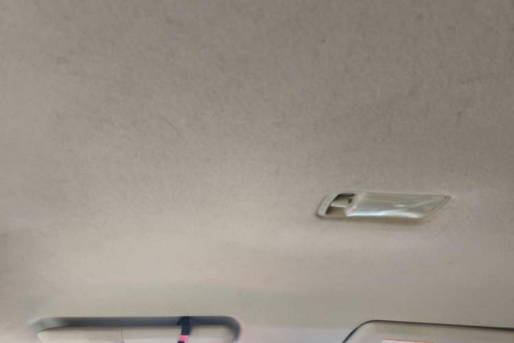 Used Nissan Livina 2010 Jingyue Edition 1.6L Automatic All-in-One Model Headliner