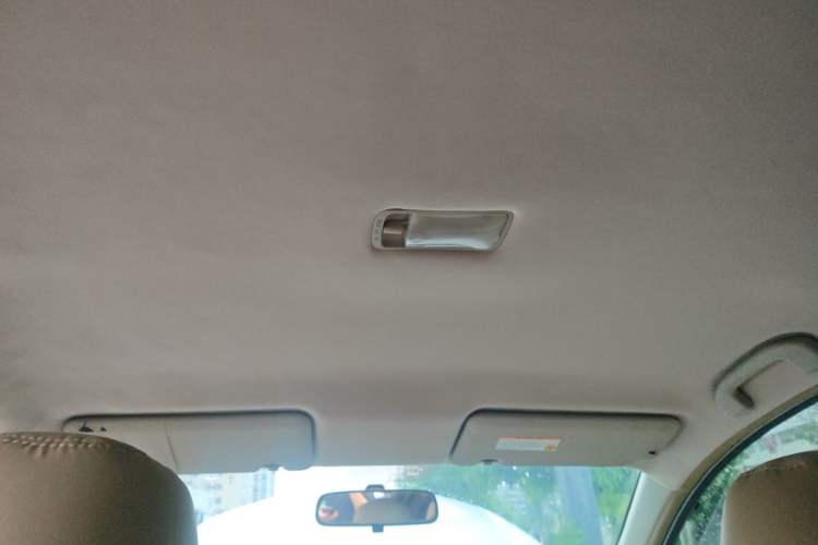 Used Nissan Livina 2010 Jingyue Edition 1.6L Automatic All-in-One Model Headliner