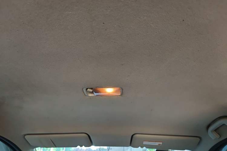 Used Nissan Livina 2010 Jingrui Edition 1.6L Automatic Smart Model Headliner